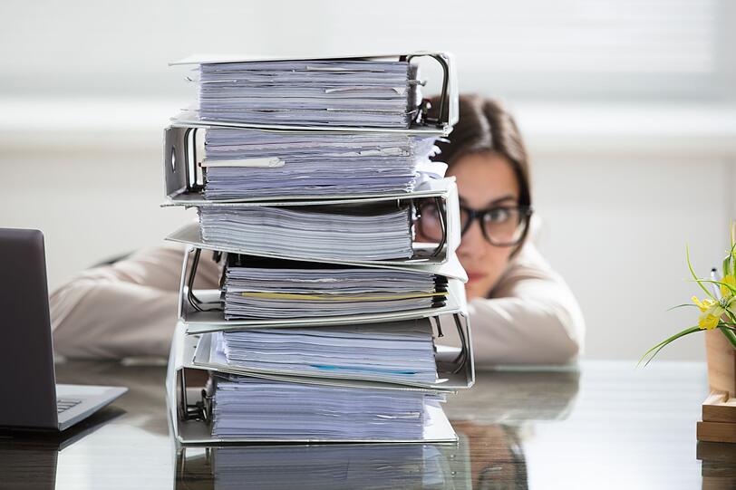 Ist eine Arbeit sehr umfangreich, verliert sie ihren Schrecken, wenn sie in mehrere kleinere Einheiten unterteilt wird. Es fällt dann leichter, diese Schritt für Schritt abzuarbeiten. Ist eine Arbeit sehr umfangreich, verliert sie ihren Schrecken, wenn sie in mehrere kleinere Einheiten unterteilt wird. Es fällt dann leichter, diese Schritt für Schritt abzuarbeiten.