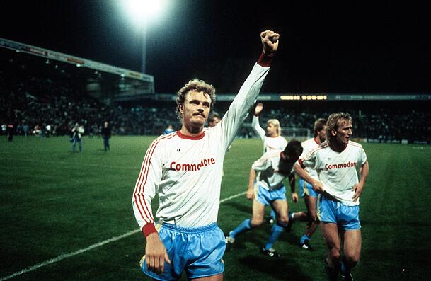 Roland Wohlfarth netzte 156 Mal für den FC Bayern ein. Roland Wohlfarth netzte 156 Mal für den FC Bayern ein.