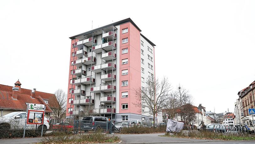 In diesem Haus starb die junge Frau. (Archivbild)