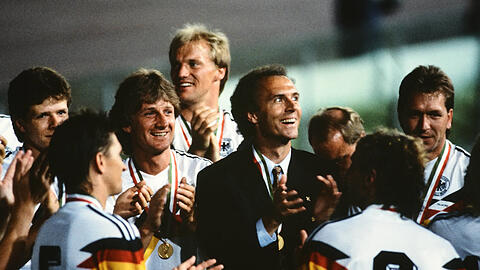 Eine magische Nacht in Rom: Franz Beckenbauer und seine Weltmeister im Moment ihres gr&ouml;&szlig;ten Gl&uuml;cks - jetzt kommt der Weg zum Titel 1990 in die Kinos.