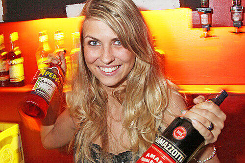 Barfrau Stephanie ist im Prinzip die Dame für das Hochprozentige.