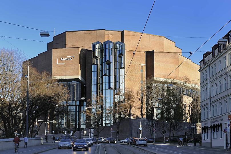 Das Kultur- und Bildungszentrum Gasteig liegt am »gachen Steig«, zentral und unübersehbar am rechten Isar-Hochufer der Isar.