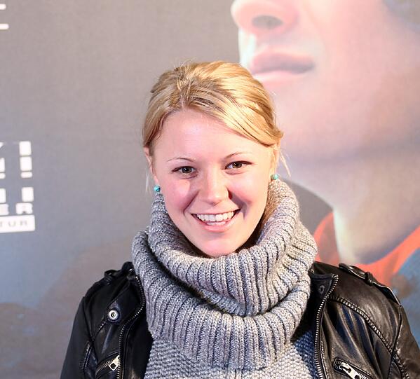 Biathletin Miriam Gössner (23) kam am Montagabend ins City Kino in der Sonnenstraße zur Premierenvorstellung von &bdquo;Cerro Torre &ndash; Nicht den Hauch einer Chance&ldquo;.