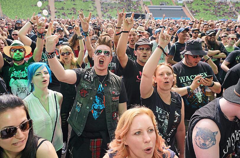 Die Bilder vom ersten Tag des Rockavaria Festivals 2016 im Münchner Olympiapark.