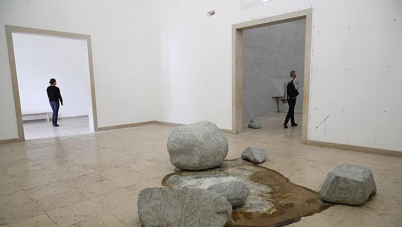 Das Innere des Pavillons. Das Innere des Pavillons.