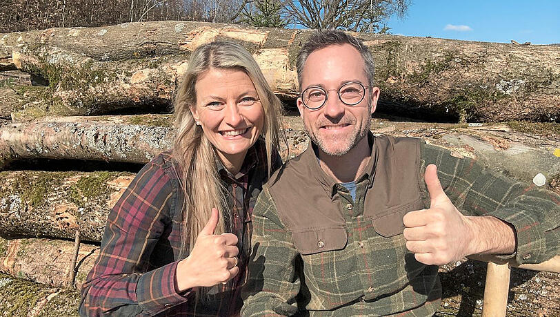 Franziska Fuchs mit "dem Vater der Baumhelden" Fabian Henrichsen aus dem Landkreis Straubing-Bogen. Franziska Fuchs mit "dem Vater der Baumhelden" Fabian Henrichsen aus dem Landkreis Straubing-Bogen.