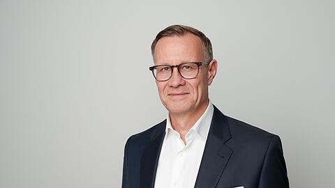 Patrick Vollmer ist seit diesem Jahr der neue Vorstandsvorsitzende von T&uuml;v S&uuml;d. Er setzt auf mehr Digitalisierung.