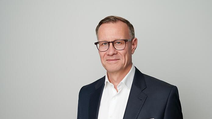 Patrick Vollmer ist seit diesem Jahr der neue Vorstandsvorsitzende von T&uuml;v S&uuml;d. Er setzt auf mehr Digitalisierung.