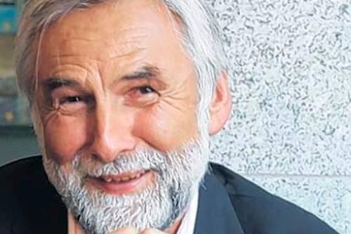 Kunsthändler Eberhart Herrmann verklagt Psychiatrie-Professor.