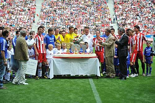 Saisoneröffnung zwischen FC Bayern und der «Winterstars-Auswahl» am Sonntag (08.08.2010) in der Allianz Arena in München (Oberbayern).