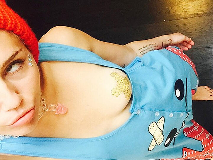 Miley Cyrus zeigt sich mal wieder freizügig