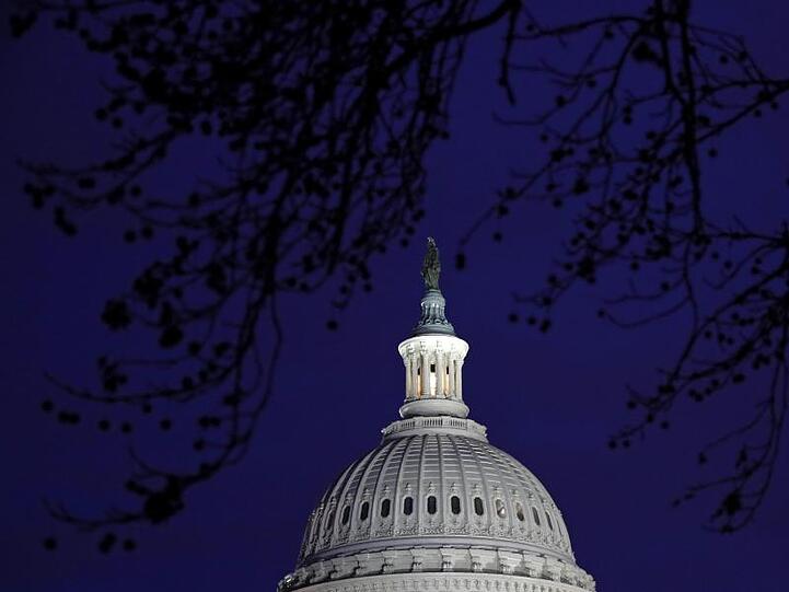 Die Kuppel des Kapitols. Im Amtsenthebungsverfahren gegen US-Präsident Trump haben dessen Verteidiger den früheren Vizepräsidenten Biden und dessen Sohn angegriffen.