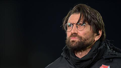 Schon wieder Geschichte bei Türkgücü: Peter Hyballa, im Sommer EM-Experte, ist seinen neuen Trainerjob nach nur sieben Spielen los.