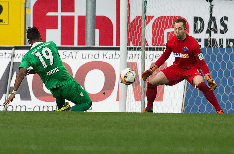 Der Hattrick-Held der Löwen: Rubin Okotie.