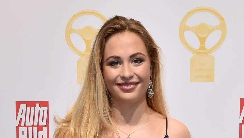 Rennfahrerin Sophia Flörsch kommt in Berlin zur Verleihung "Das Goldene Lenkrad". Foto: Britta Pedersen/Archiv Rennfahrerin Sophia Flörsch kommt in Berlin zur Verleihung "Das Goldene Lenkrad". Foto: Britta Pedersen/Archiv
