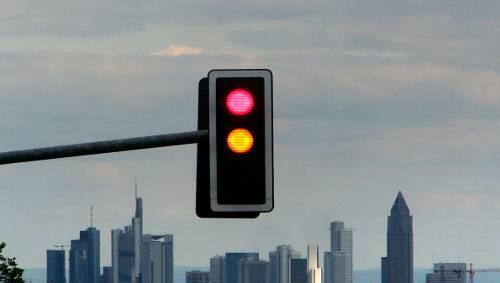 Noch sehr zögerlich bei der Kreditvergabe: Banken in Deutschlands Geld-Hauptstadt Frankfurt. Noch sehr zögerlich bei der Kreditvergabe: Banken in Deutschlands Geld-Hauptstadt Frankfurt.