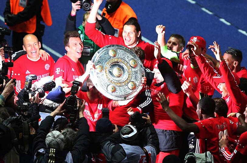 Die Bayern feiern im Berliner Olympiastadion den Meistertitel - die Bilder.