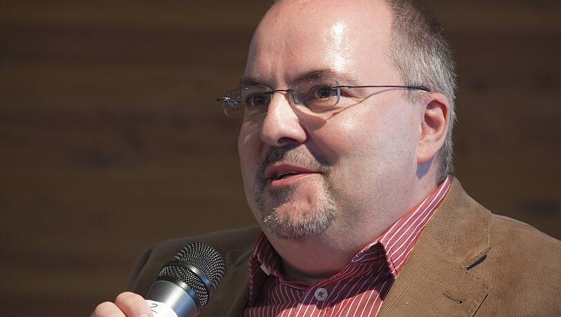 Prof. Dr. Lutz Frühbrodt.