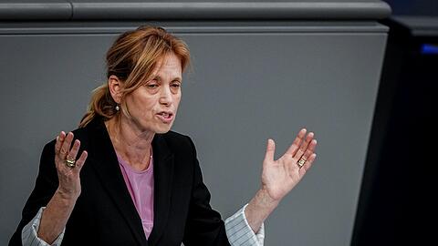 Familienministerin Karin Prien will das Programm "Demokratie leben!" neu ausrichten. (Archivbild)