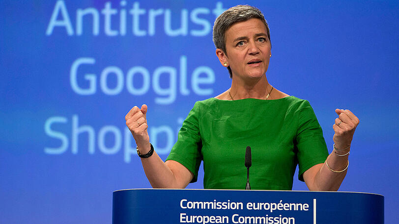 Die EU-Kommission belegt Google wegen der Shopping-Suche des Internet-Riesen mit einer Rekord-Wettbewerbsstrafe von 2,42 Milliarden Euro.