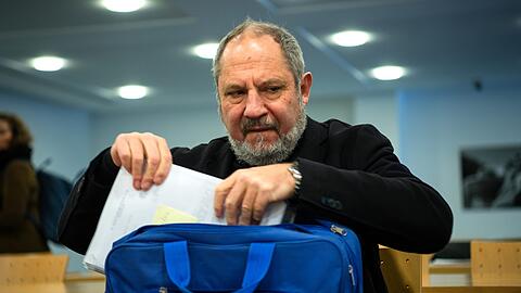 Siegfried Mauser, der ehemalige Präsident der Münchner Hochschule für Musik und Theater, vor Gericht.