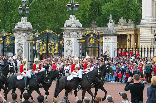 Typisch London: Wachablösung am Buckingham Palace, Foto: BTA