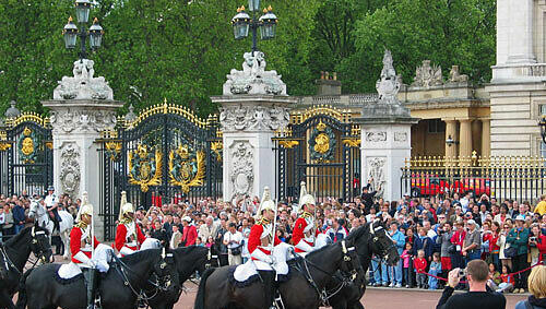 Typisch London: Wachablösung am Buckingham Palace, Foto: BTA Typisch London: Wachablösung am Buckingham Palace, Foto: BTA