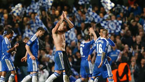 Böse Zungen behaupten, Chelsea sei eine Ansammlung alter Herren, die national zwar alles gewonnen haben, international aber titellos bleiben werden. In der Tat spielt das Gerüst aus Torwart Petr Cech (29), Linksverteidiger Ashley Cole (31), Kapitän John Terry (31), Mittelfeldmotor Frank Lampard (33) und Stürmer Didier Drogba (34) seit sechs Jahren zusammen.