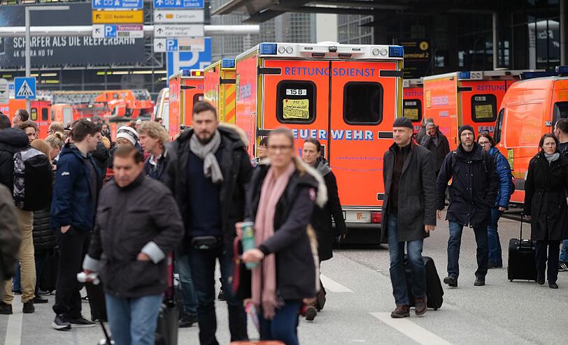 Der Hamburger Flughafen musste am Sonntag evakuiert werden.