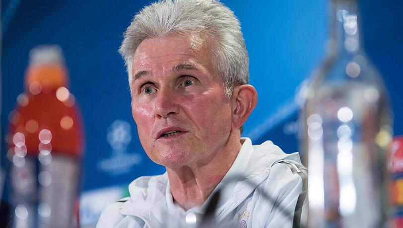 Jupp Heynckes in der Pressekonferenz vor dem Champions-League-Spiel des FC Bayern bei Celtic Glasgow. Jupp Heynckes in der Pressekonferenz vor dem Champions-League-Spiel des FC Bayern bei Celtic Glasgow.