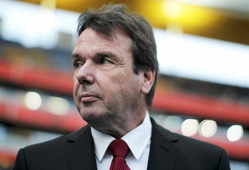 Eintracht-Boss Heribert Bruchhagen sieht die Bayern der Bundesliga-Konkurrenz entrinnen.