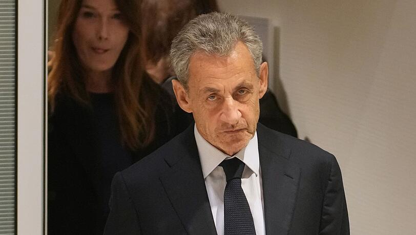 Frankreichs Ex-Präsident Sarkozy muss eine weitere Haftstrafe verbüßen. (Archivbild)