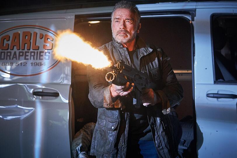 Zwei Jahrzehnte hat der Terminator (Arnold Schwarzenegger) darauf gewartet, dass ihn seine Vergangenheit einholt.