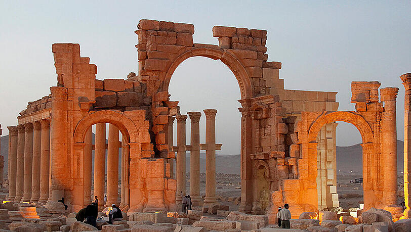 Der IS wütete bereits in der Wüstenstadt Palmyra. Jetzt hat die Terrororganisation auch den legendären Triumphbogen zerstört. Der IS wütete bereits in der Wüstenstadt Palmyra. Jetzt hat die Terrororganisation auch den legendären Triumphbogen zerstört.