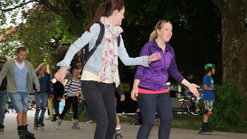 Sportlich: Der Saison-Auftakt der AOK-Blade-Night. Sportlich: Der Saison-Auftakt der AOK-Blade-Night.