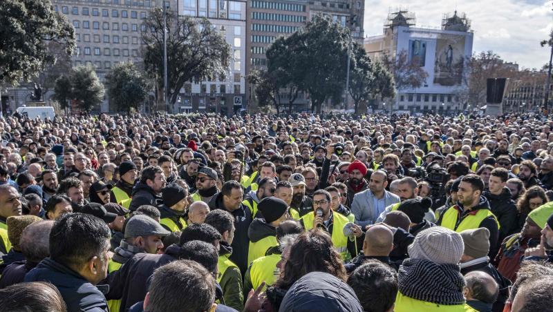 Den Änderungen der Auflagen und Vorschriften war in Barcelona ein tagelanger Streik der Taxifahrer vorausgegangen. Den Änderungen der Auflagen und Vorschriften war in Barcelona ein tagelanger Streik der Taxifahrer vorausgegangen.