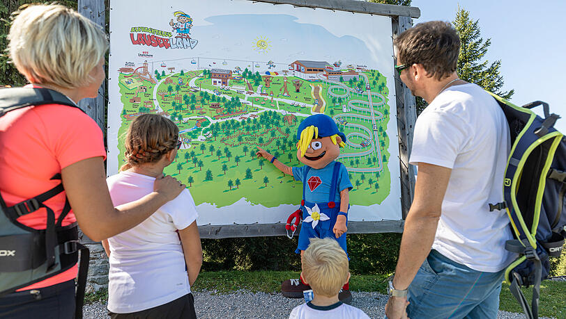 Das "Lauser" Maskottchen erklärt die Möglichkeiten im "Lauserland". Das "Lauser" Maskottchen erklärt die Möglichkeiten im "Lauserland".