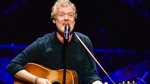 Der irische Musiker und Schauspieler Glen Hansard ist bei einem Verkehrsunfall ums Leben gekommen.
