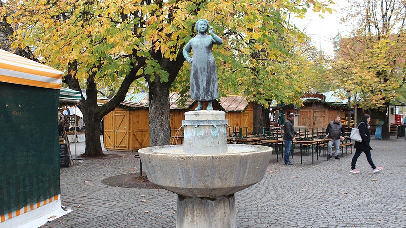 Liesl-Karlstadt-Brunnen am Viktualienmarkt in München
