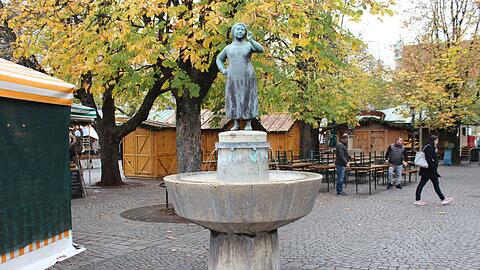 Liesl-Karlstadt-Brunnen am Viktualienmarkt in München
