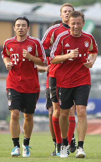 Ribéry ist wieder dabei, Lahm und Heynckes schreiben Autogramme, Neuer hechtet nach dem Ball: Bilder aus dem Trainingslager der Bayern am Gardasee