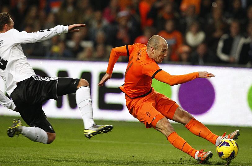 Arjen Robben will mit den Niederlanden (13) gegen Weißrussland und Schweden noch den Drei Punkte Rückstand wettmachen und wenigstens noch die Playoffs erreichen.