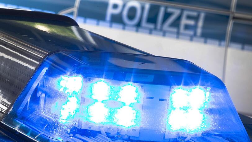 In Planegg kam es am Montagabend am S-Bahnhof zu einer Messerstecherei. Ein 17-Jähriger wurde niedergestochen. (Symbolbild)