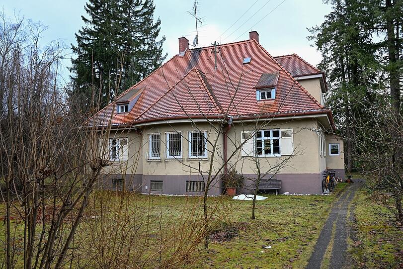 Gauben, Erker, Veranda - dieses Landhaus unweit des Forstenrieder Parks hat alles.