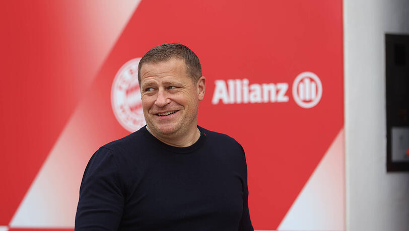 Gut gelaunt vor dem Duell gegen den VfB Stuttgart: Sportdirektor Max Eberl.