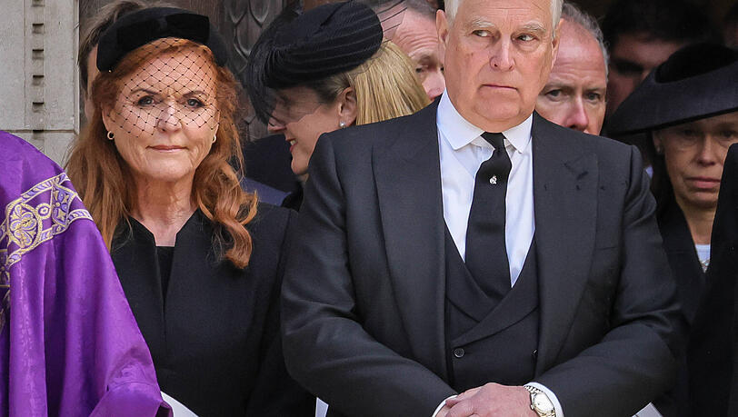 König Charles entschied gemeinsam mit Prinz William: Sarah Ferguson und Ex Andrew müssen ihr Windsor-Zuhause Royal Lodge (30 Zimmer) räumen.