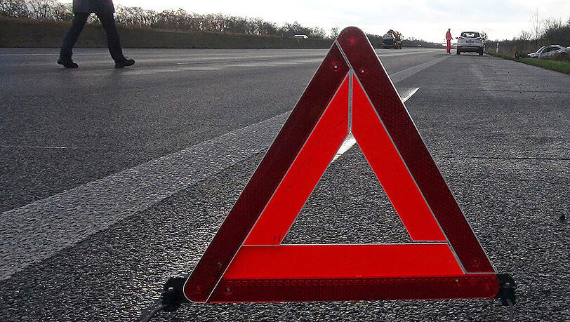 Der 76-Jährige starb noch am Unfallort. (Symbolbild) Der 76-Jährige starb noch am Unfallort. (Symbolbild)