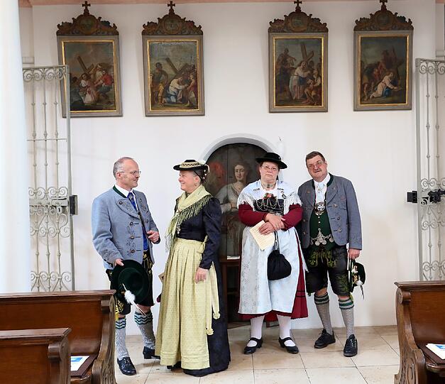 Filser-Fahnenweihe in der Heilig-Kreuz-Kirche in Forstenried. Die Bilder.
