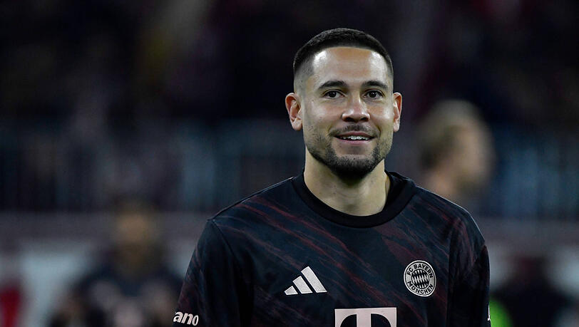 Stand gegen Dortmund wieder im Kader: Raphael Guerreiro. Stand gegen Dortmund wieder im Kader: Raphael Guerreiro.