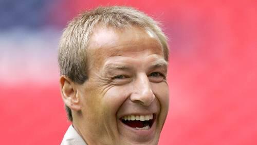 Kann sich über eine Ablöse in unbekannter Höhe freuen: Bayerns Ex-Trainer Jürgen Klinsmann. Kann sich über eine Ablöse in unbekannter Höhe freuen: Bayerns Ex-Trainer Jürgen Klinsmann.